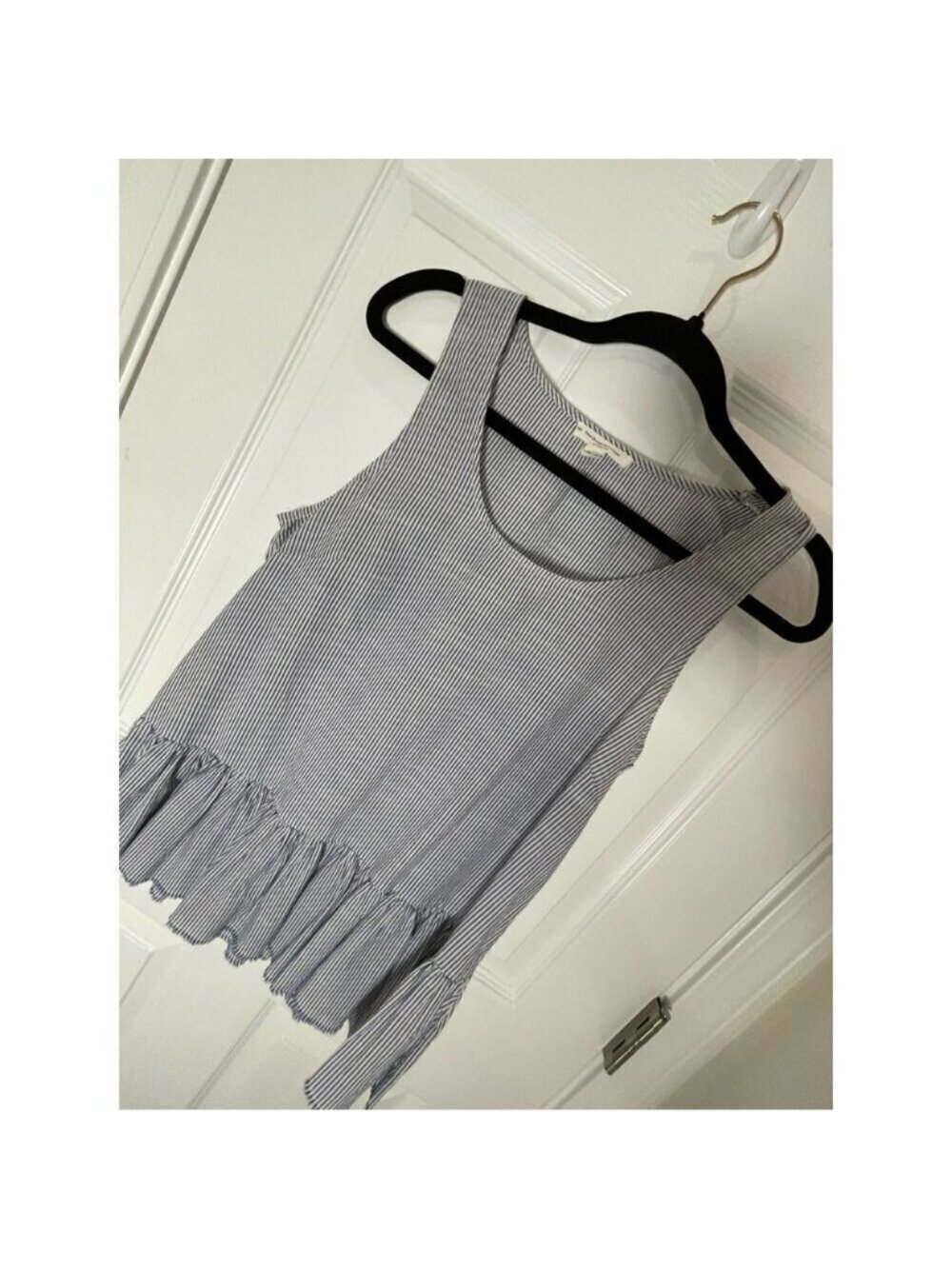 Beach Lunch Lounge women’s sleeveless blouse medium blue white striped